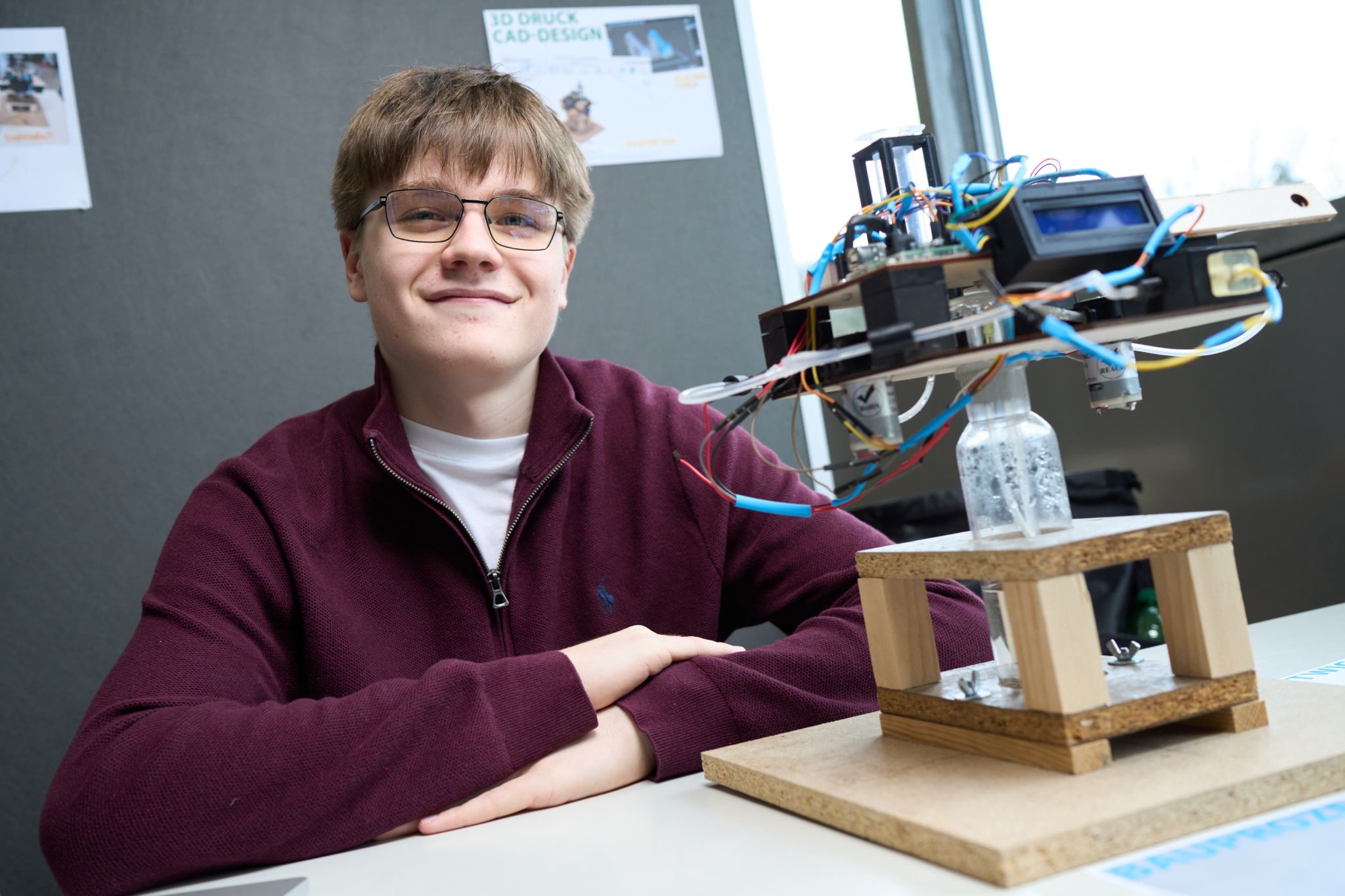 Z-LAB Bruchsal Vollautomatischer Neutralisator bei Jugend forscht